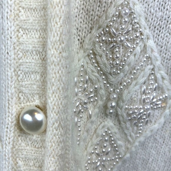 Vintage look beaded white sweater - Picture 4 of 8